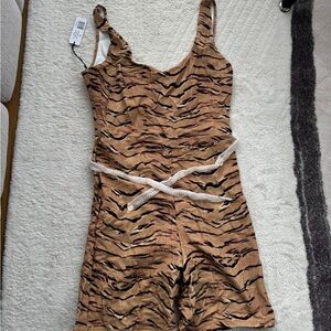 WWW scoop neck bodysuit